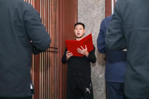 罗湖区人大常委副主任谭会茹一行莅临亿万28调研