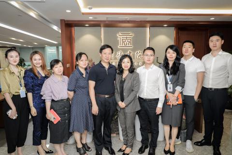 罗湖区委统战部副部长、工商联党组书记叶志伟一行到亿万28调研