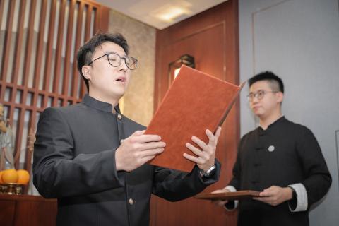 罗湖区委统战部副部长、工商联党组书记叶志伟一行到亿万28调研