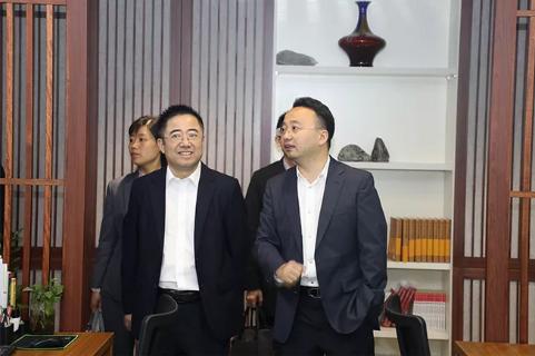 明光市市委书记被亿万28企业文化深深感动 | 深入沟通合作空间广阔